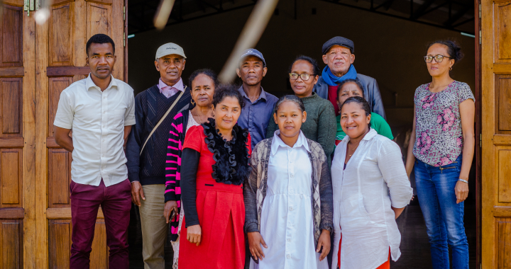 Health workers and members of the mutuelles management team in the Fenerive Est Municipality